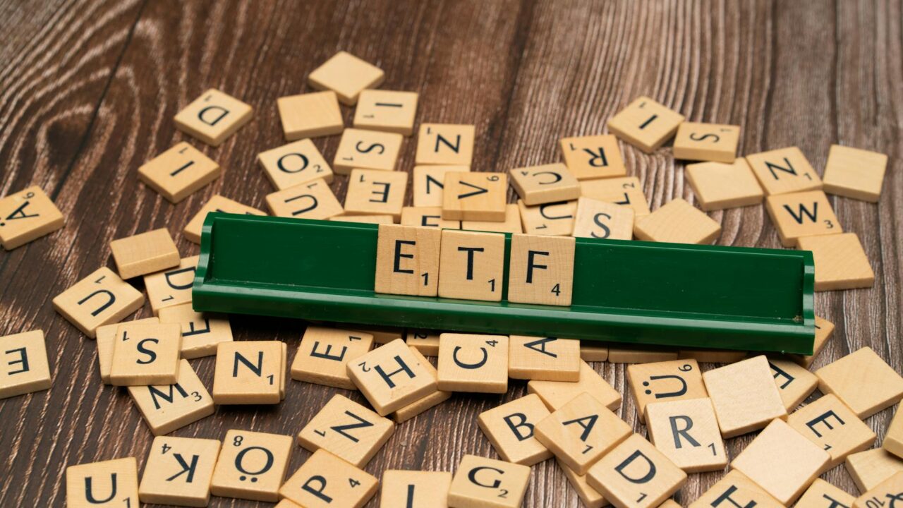 comparing etfs and index funds