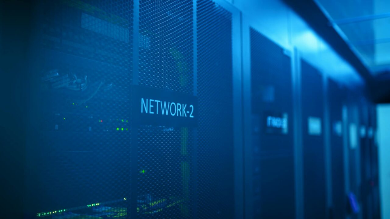 what is a data center and how does it work