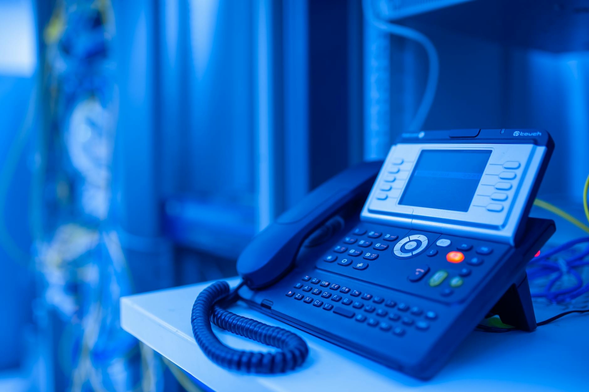 differences between voip and traditional phone systems